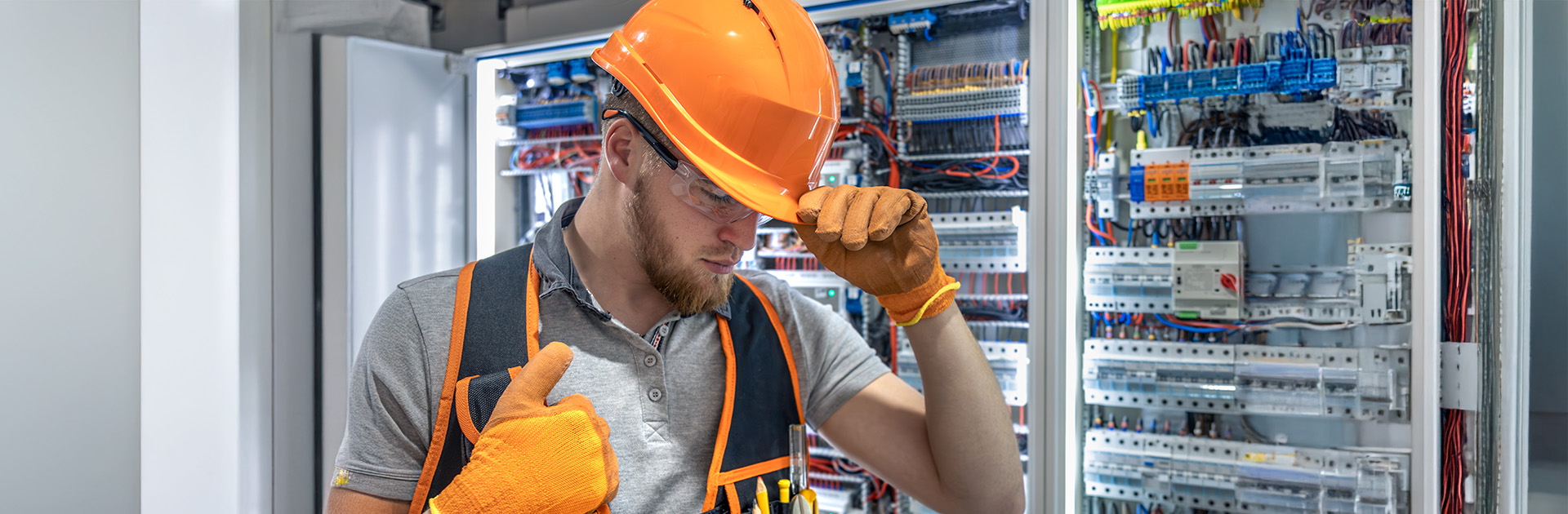 10 EPIs essenciais para eletricistas evitarem acidentes