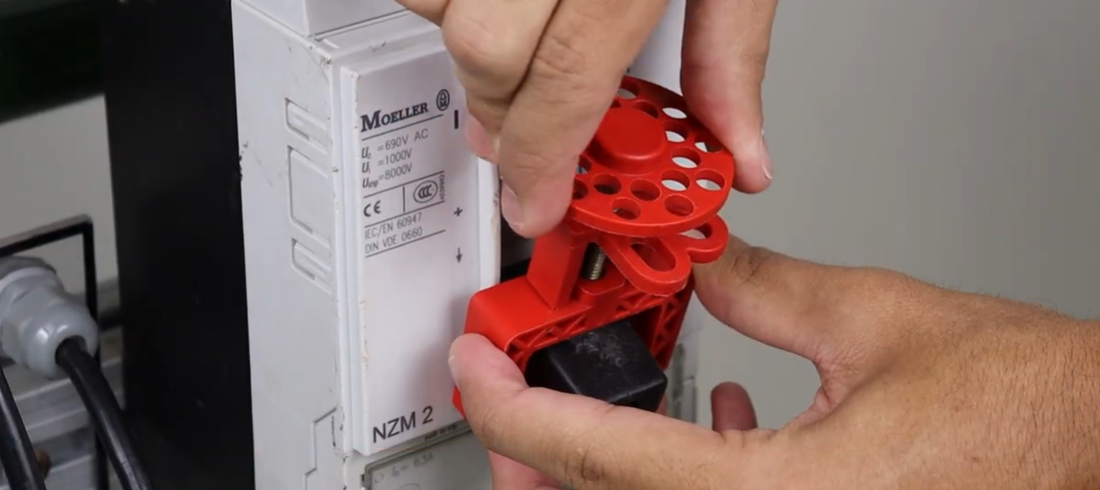 Como Aplicar Dispositivo de Bloqueio para Disjuntores DBDM