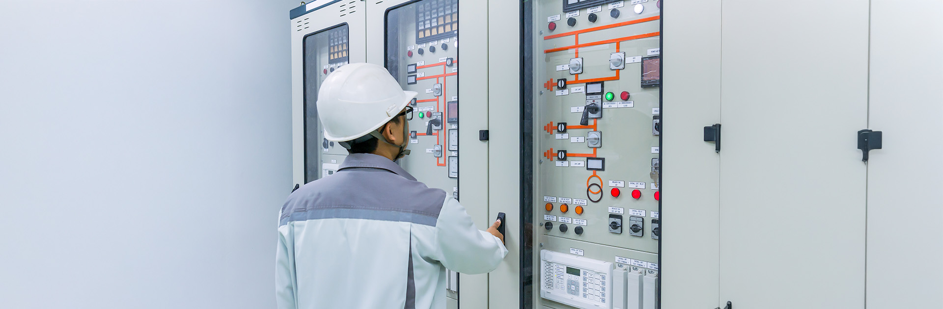 Manutenção elétrica industrial: tipos, importância e quando fazer