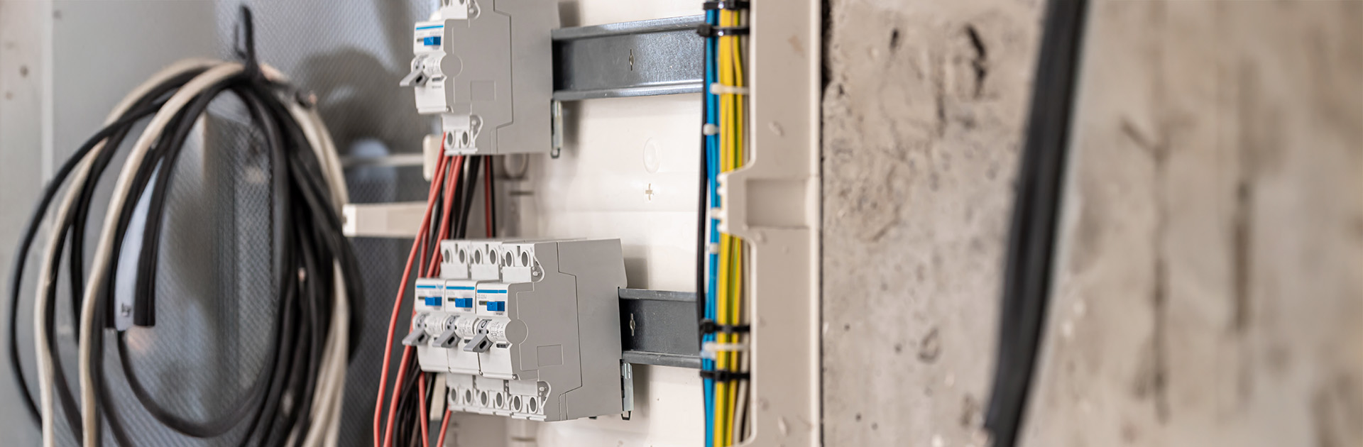 Os perigos das instalações elétricas mal feitas nas indústrias